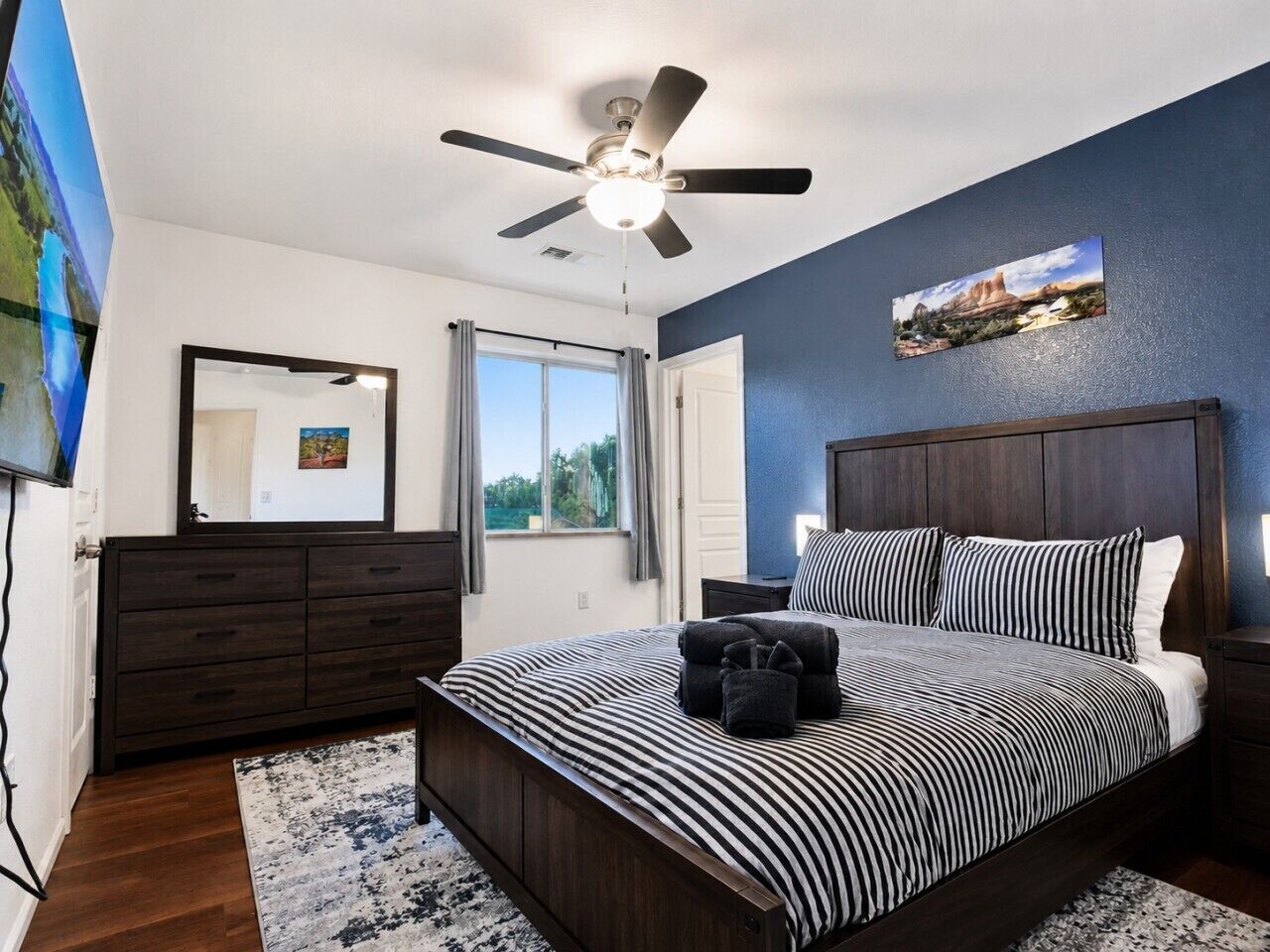 3 bedrooms, desk, iron/ironing board, free WiFi