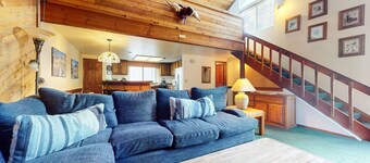 Mammoth Sierra Townhomes #23 4 Bedroom Condo by RedAwning