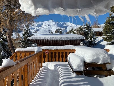 Duplex 200m² - Individual chalet - Up to 15 people - Very close to the slopes