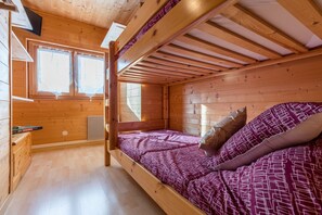 8 bedrooms, in-room safe, free WiFi