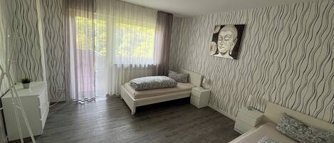 3 Schlafzimmer, Bügeleisen/Bügelbrett, WLAN, Bettwäsche