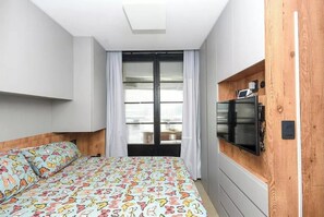 1 habitación, escritorio, tabla de planchar con plancha y wifi gratis 