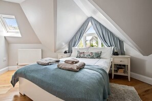 1 bedroom, desk, iron/ironing board, WiFi