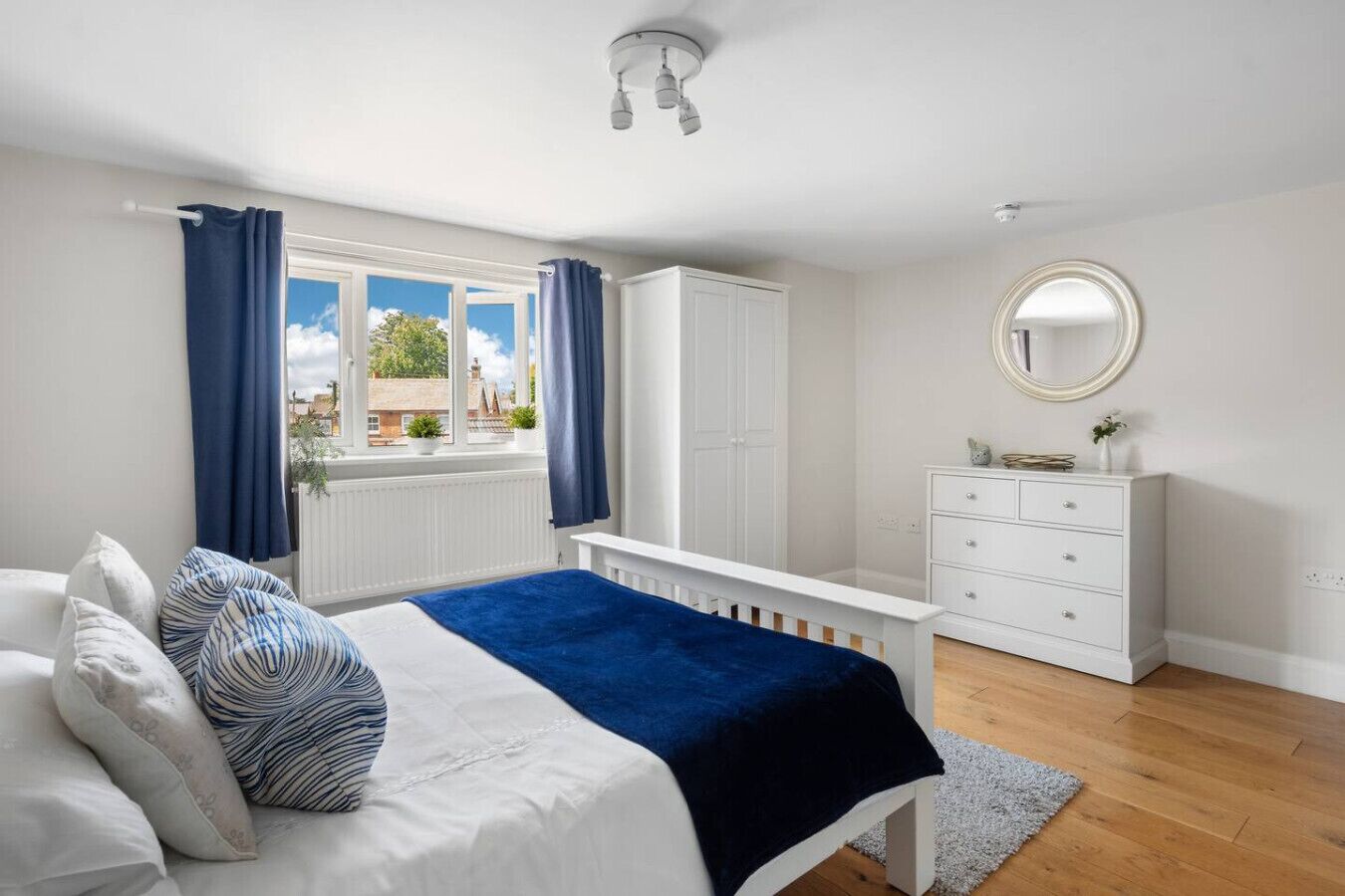 2 bedrooms, desk, iron/ironing board, travel cot