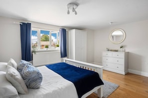 2 bedrooms, desk, iron/ironing board, travel cot