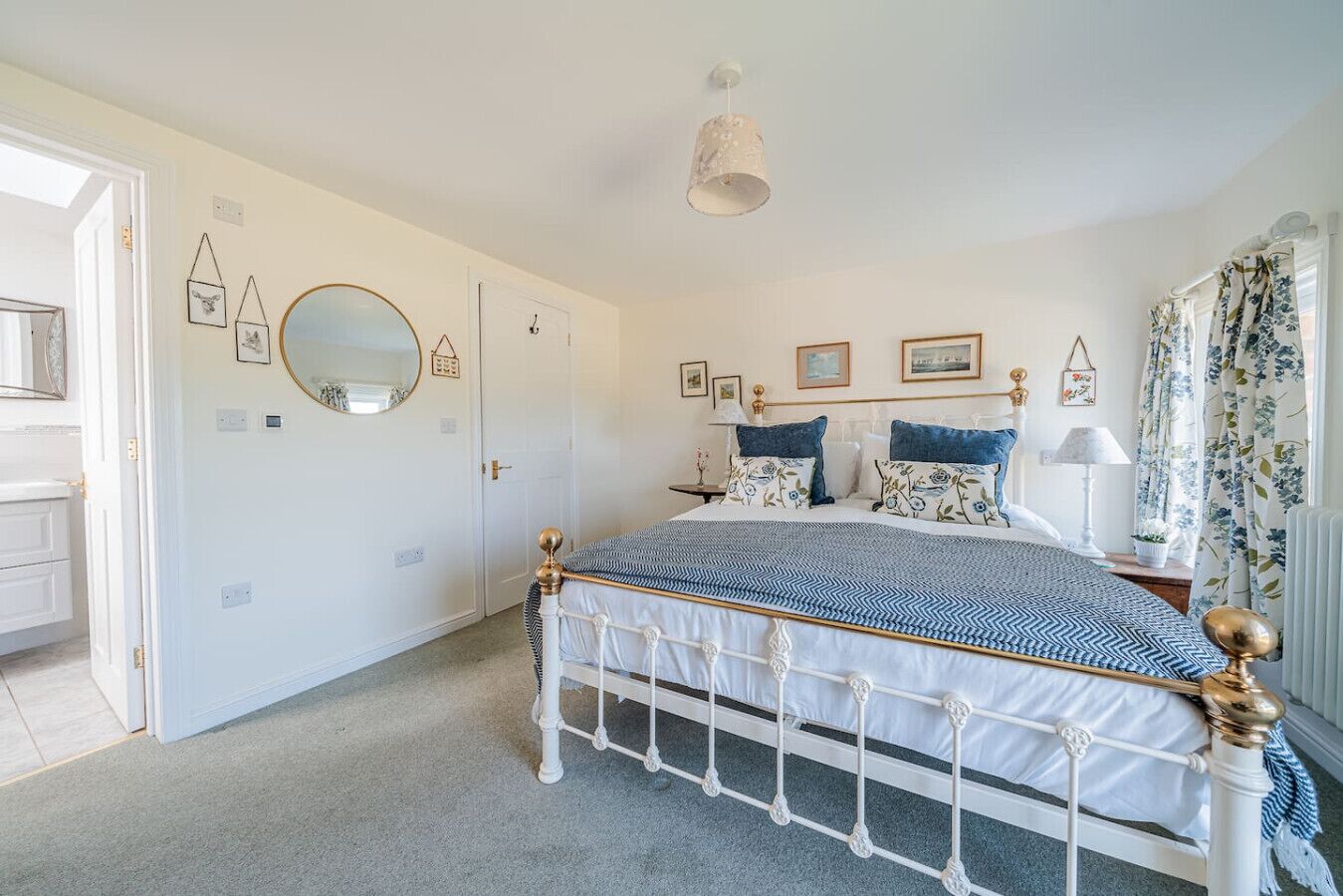 4 bedrooms, desk, iron/ironing board, travel cot