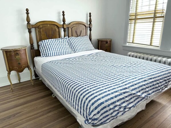 6 slaapkamers, een strijkplank/strijkijzer, wifi, beddengoed