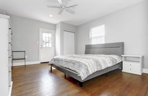 1 habitación, tabla de planchar con plancha, wifi y ropa de cama