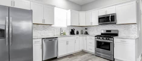 Fridge, microwave, oven, stovetop