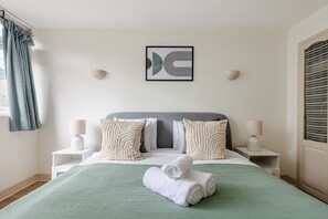 Leilighet – city, 4 soverom, ikke-røyk, terrasse | 4 soverom, individuelt dekorert, individuelt innredet og skrivebord