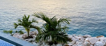 Tortuga Apartment B in Lagun is close to several beaches 