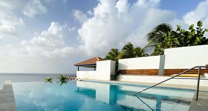 Tortuga Apartment B in Lagun is close to several beaches