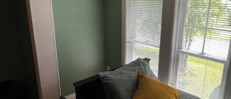 4 bedrooms, desk, iron/ironing board, free WiFi