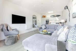 TV - 2 Bed in Woolacombe (oc-c29464) (Woolacombe)