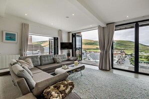 TV - 3 Bed in Woolacombe (oc-s29463) (Woolacombe)