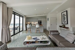 TV - 3 Bed in Woolacombe (oc-s29463) (Woolacombe)