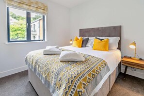 2 多间卧室、旅行婴儿床、免费 WiFi、床单