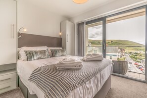 3 bedrooms, iron/ironing board, travel crib, free WiFi