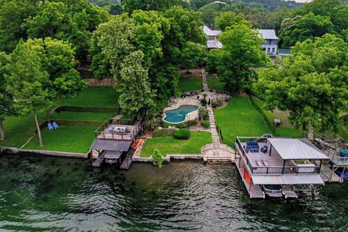 Scenic Seclusion Near Austin: 2 Luxe Suites, Designer Dining & City Access