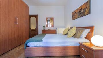 1 bedroom, iron/ironing board, free WiFi, bed sheets