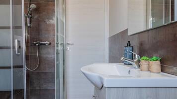 Apartment | Bathroom