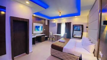 Desk, laptop workspace, free WiFi