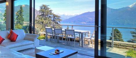 TV, DVD player, books, stereo