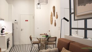 Fridge, microwave, oven, stovetop - Modern Flat Near Trindade by LovelyStay (Porto)