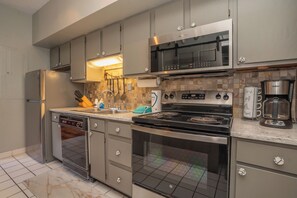 Coffee/tea maker, fridge, microwave, stovetop