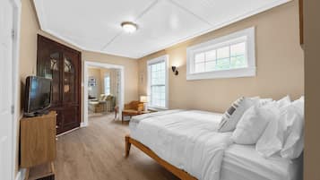 1 bedroom, in-room safe, desk, iron/ironing board