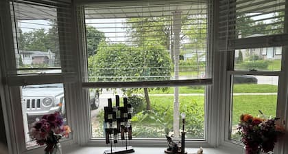 Cozy and Spacious 4 bedrooms, 1.5 bathroom, private yard for the whole family.
