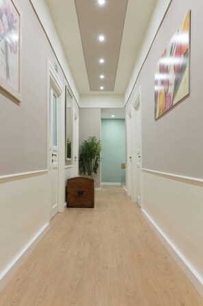 Interior - Beautiful Apartment in San Giovanni Near Colosseo (Roma)