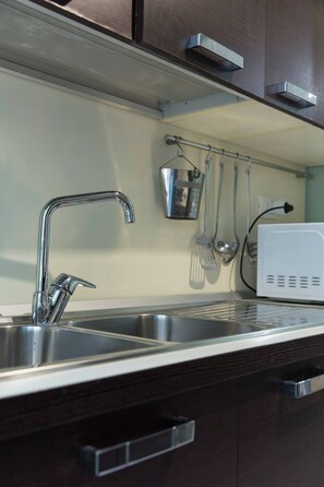 Private kitchen - Beautiful Apartment in San Giovanni Near Colosseo (Roma)