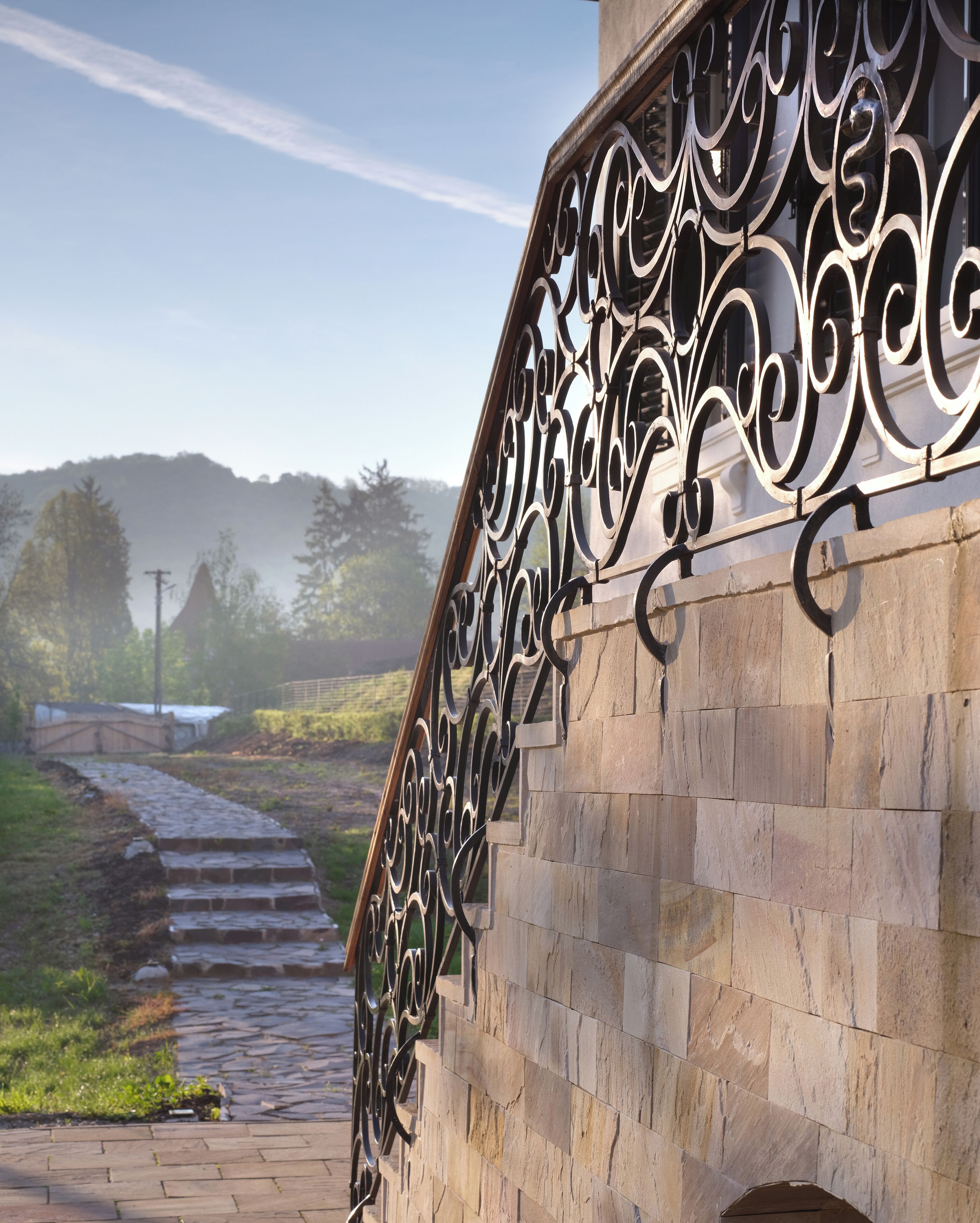 المنشأة من الخارج