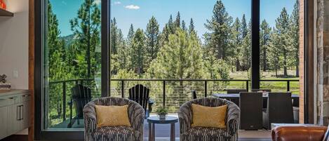Smart TV, fireplace, offices
