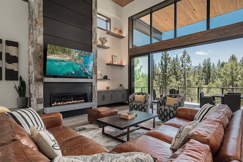 Luxury Tahoe Estate | Hot Tub | Golf Access | Games | Fire Pit | Near Lake