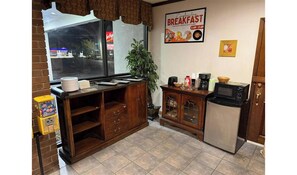 Free daily continental breakfast