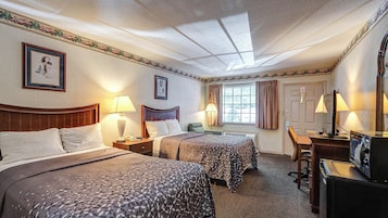 Frigobar, escrivaninha, ferros/tábuas de passar roupa, Wi-Fi de cortesia