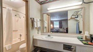 Ilmaiset hygieniatuotteet, hiustenkuivaaja, pyyhkeet
