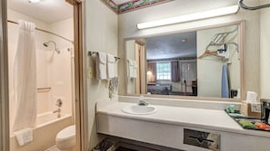Habitación, 1 cama King size, para no fumadores | Baño | Amenidades de baño gratuitas, secadora de cabello, toallas