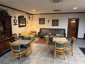 Dagelijks continentaal ontbijt inbegrepen