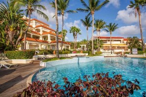 Pool - Penthouse Royal Palm Resort  (Willemstad)