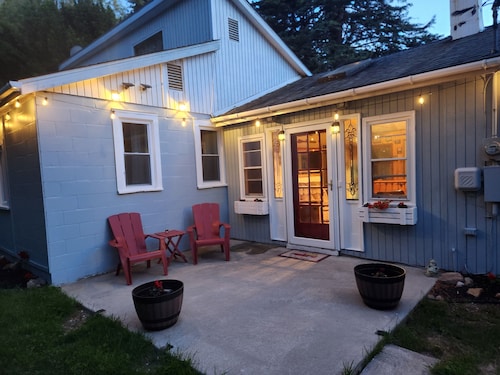 Cabin On 10 Wooded Acres. Warm Cozy Cabin with Woodstove Port-Sanilac, Lexington