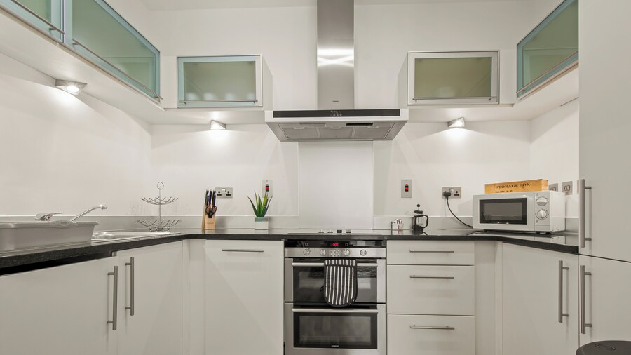 1 Bed South Quay Apartments Canary Wharf