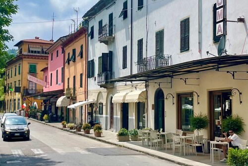 Terra Rossa is a lovely, modern apartment located in the heart of Bagni di Lucca