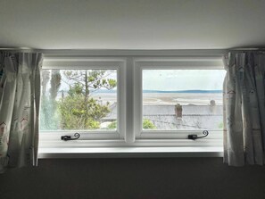 Interior - Cefn Goleu | Hidden Coastal Gem - Pass the Keys (Pwll)