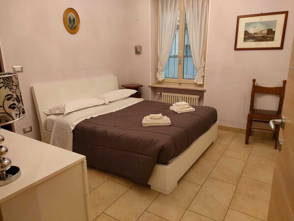 2 bedrooms, bed sheets - At AnRi's house (Torino)