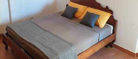 3 室のベッドルーム、ベッドシーツ