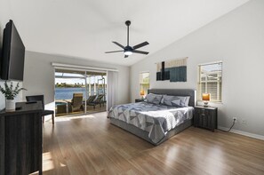 3 dormitoris, escriptori i planxa i posts de planxar 