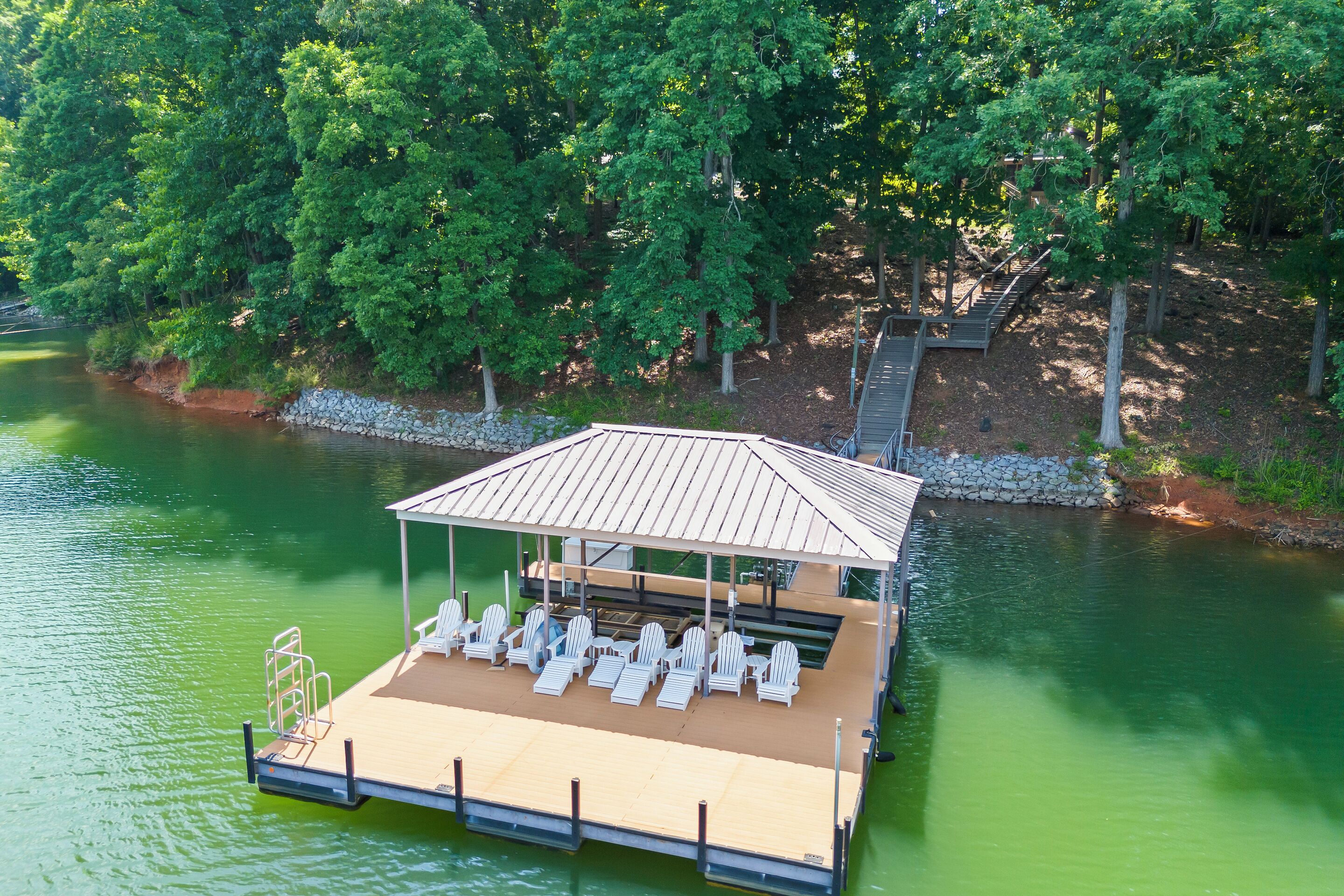 Dockside Dawg on Lake Hartwell